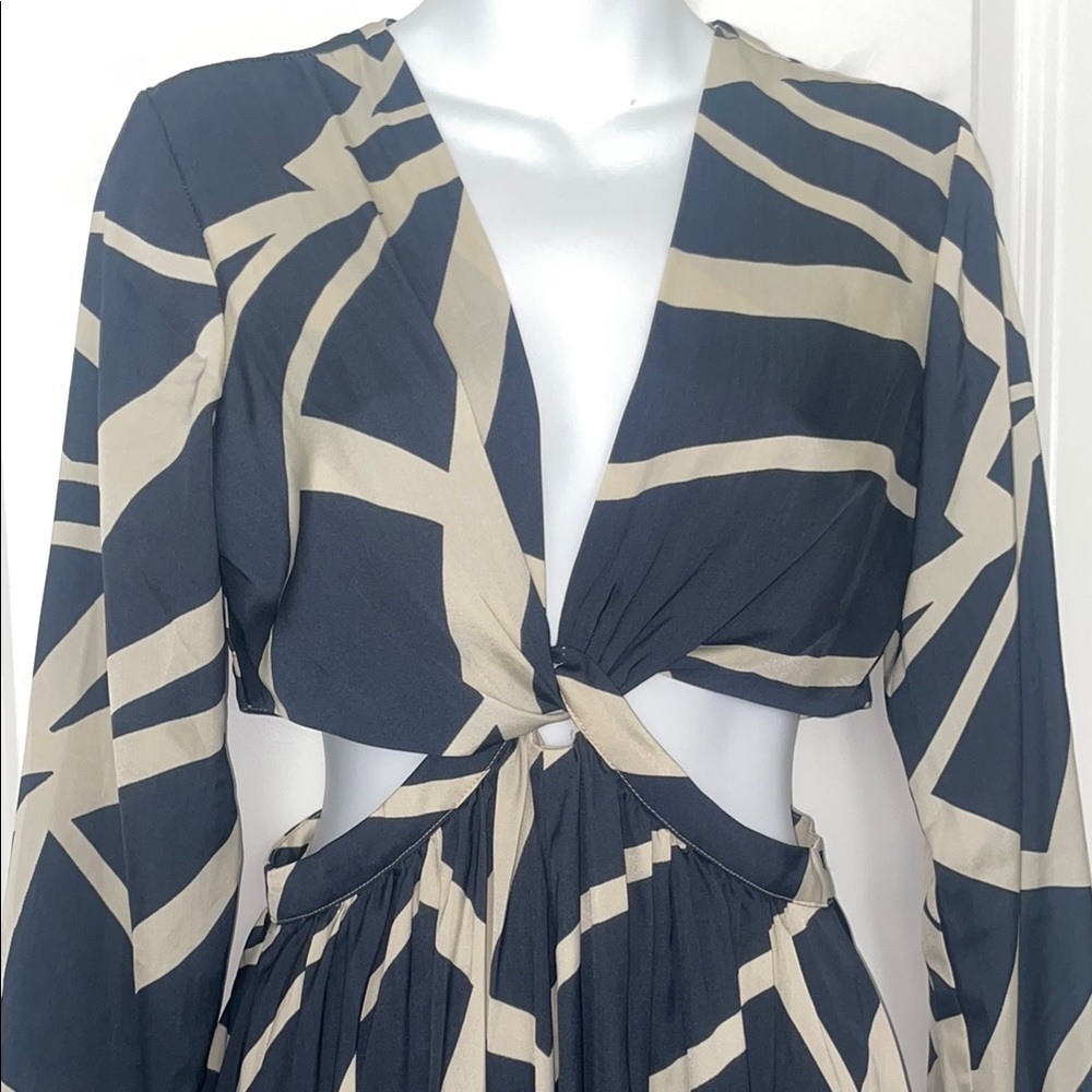 Banana Republic Blue and Cream Sundress with Bishop Sleeves - Picture 4 of 4